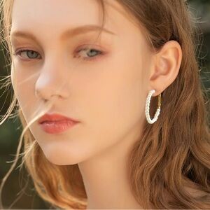 JEWELRY BUNDLE: Elegant White Hoop Earrings and gold water wave chain necklace